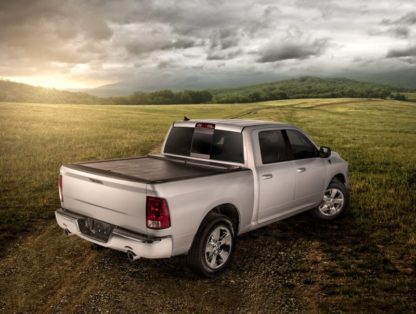 Roll-N-Lock 14-18 Chevy Silverado/Sierra 1500 XSB 68in M-Series Retractable Tonneau Cover - Image 3