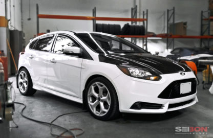 Seibon 12-13 Ford Focus RS-Style Carbon Fiber Hood - Image 7