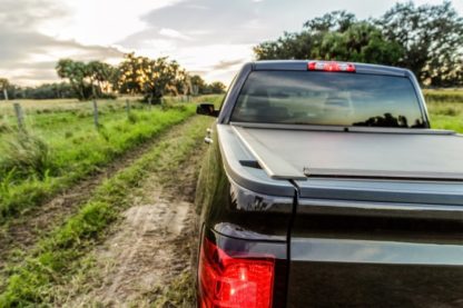 Roll-N-Lock 10-17 Dodge Ram 1500/2500/3500 SB 76in A-Series Retractable Tonneau Cover - Image 3