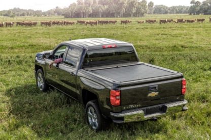 Roll-N-Lock 99-07 Chevy Silverado/Sierra (w/OE Rail Caps) LB 96-3/4in M-Series Tonneau Cover - Image 2