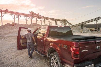 Roll-N-Lock 10-17 Dodge Ram 1500/2500/3500 SB 76in A-Series Retractable Tonneau Cover - Image 2