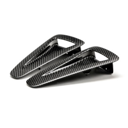 Seibon 09-10 Nissan Skyline R35 GTR OEM Carbon Fiber Hood Scoop - Image 3