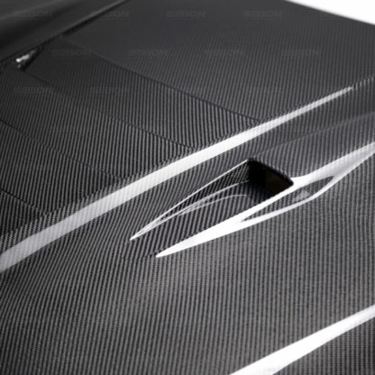 Seibon 09-12 Nissan GTR R35 DS-Style Carbon Fiber Hood - Image 3